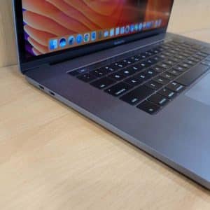 لپ تاپ استوک اپل MacBook Pro 2016 پردازنده Core i7 تاچ بار