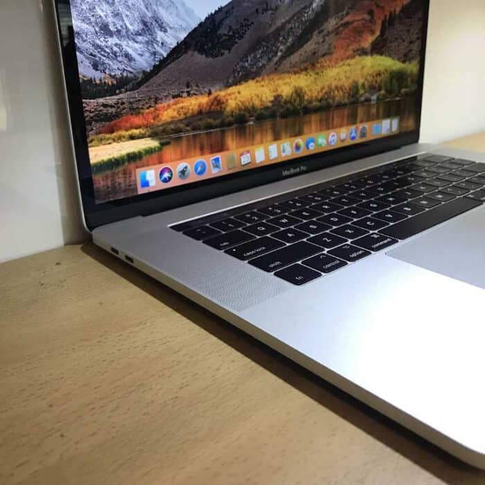 لپ تاپ استوک Apple Macbook pro 2017 Core i7 Touch Bar گرافیک 2 گیگ